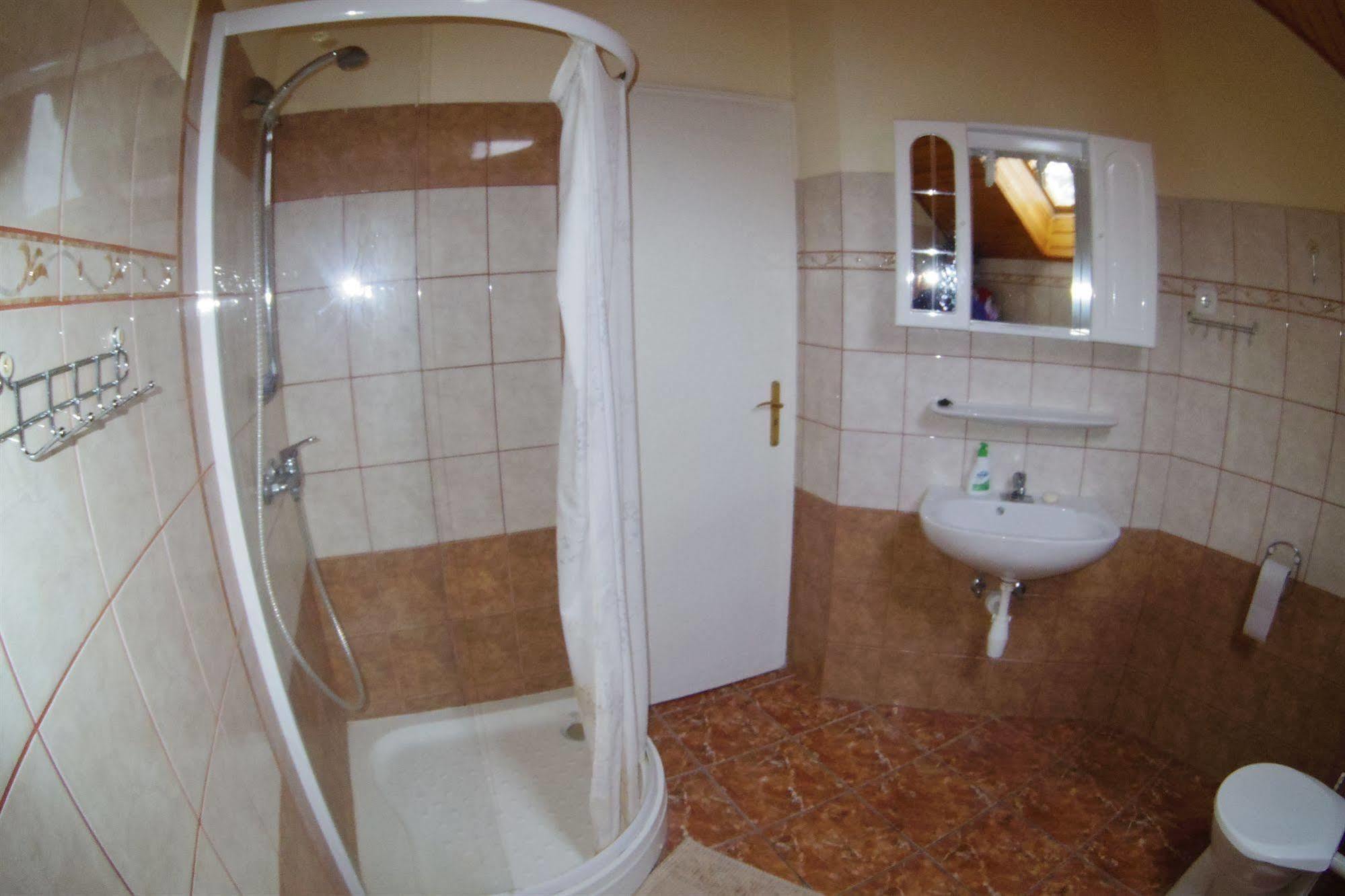 Joker Villa Apartmanhaus Heviz Ngoại thất bức ảnh