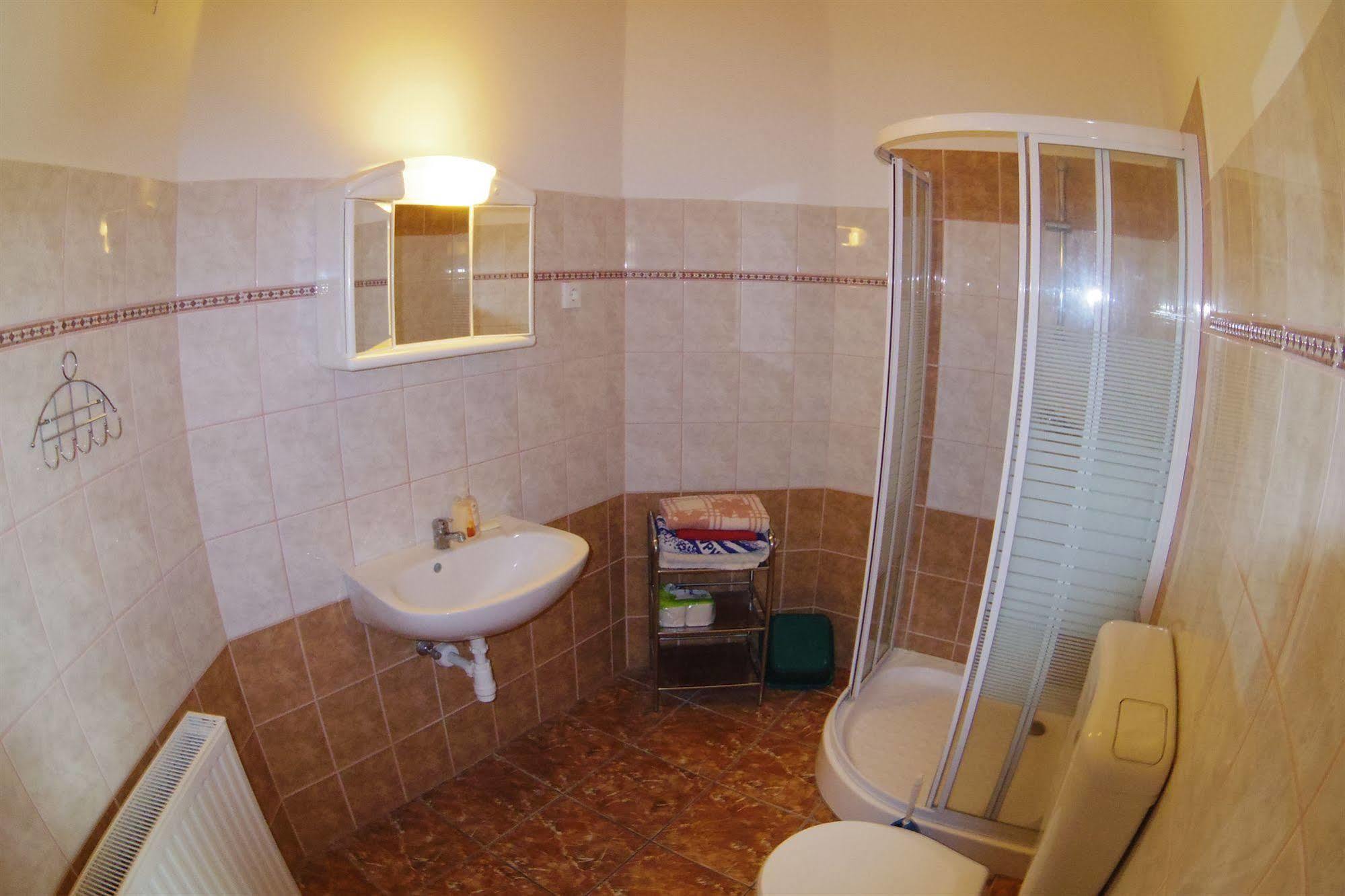Joker Villa Apartmanhaus Heviz Ngoại thất bức ảnh