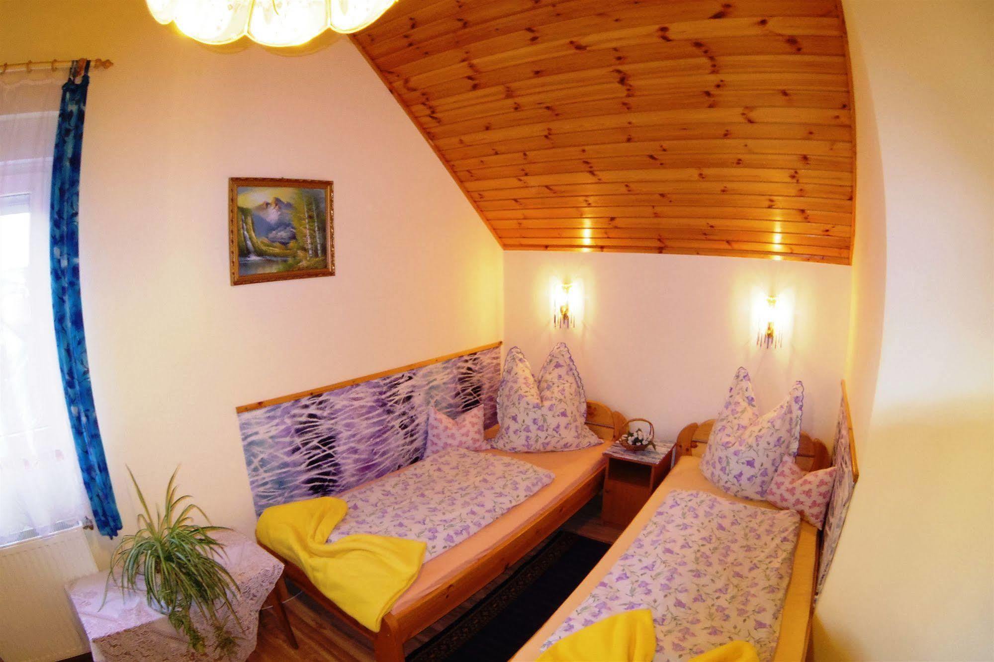 Joker Villa Apartmanhaus Heviz Ngoại thất bức ảnh